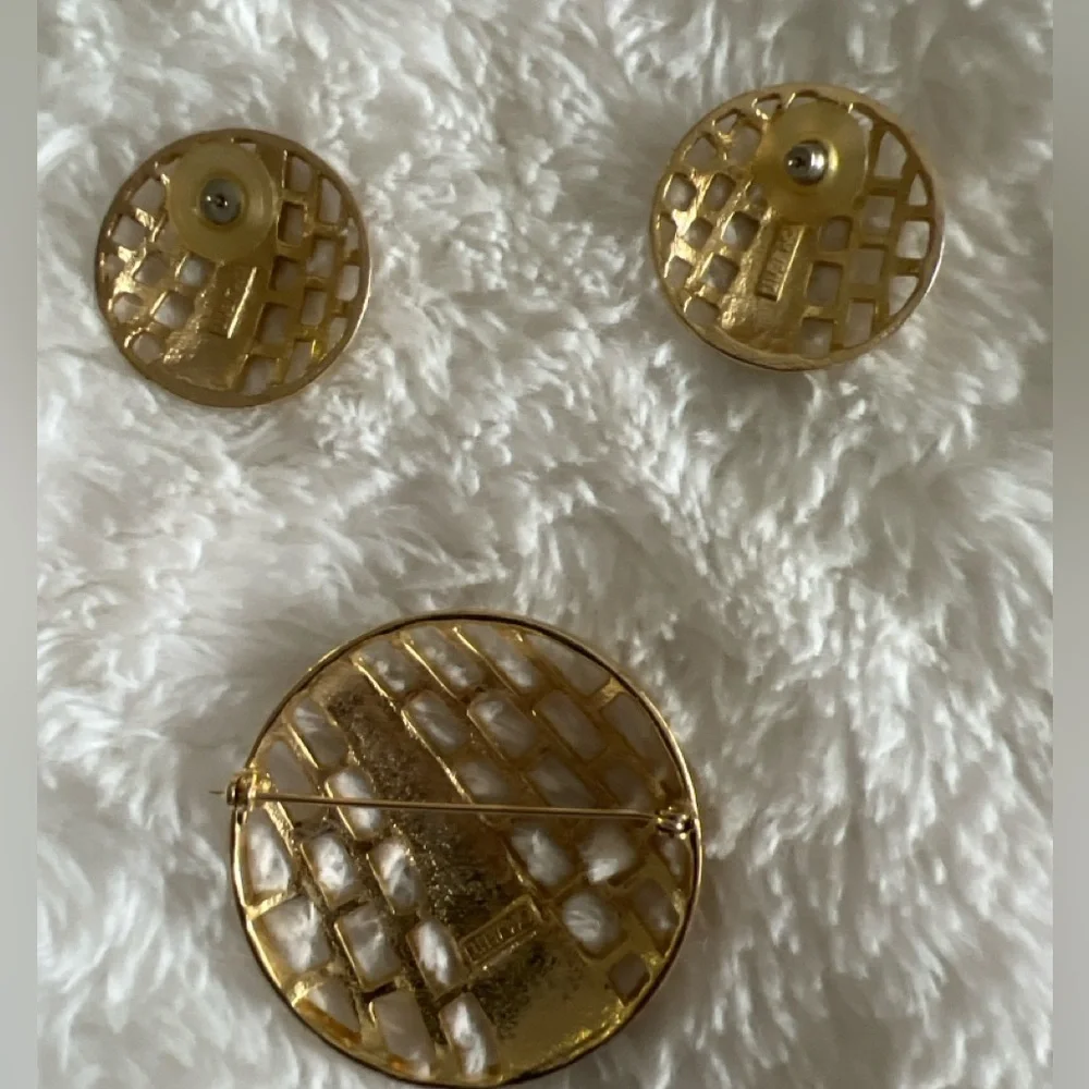 Vintage Monet Gold Black Brooch Earring Set